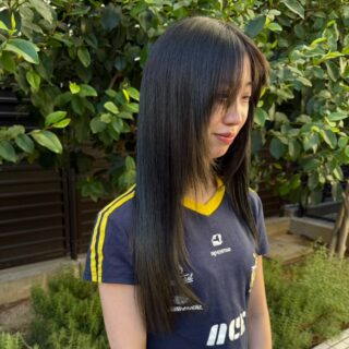 縮毛矯正で冬の湿気や乾燥に負けない 自然なストレートヘアを‍♀…