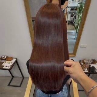 髪のダメージにお悩みの方へ。 ecla自慢のトリートメントで、 …